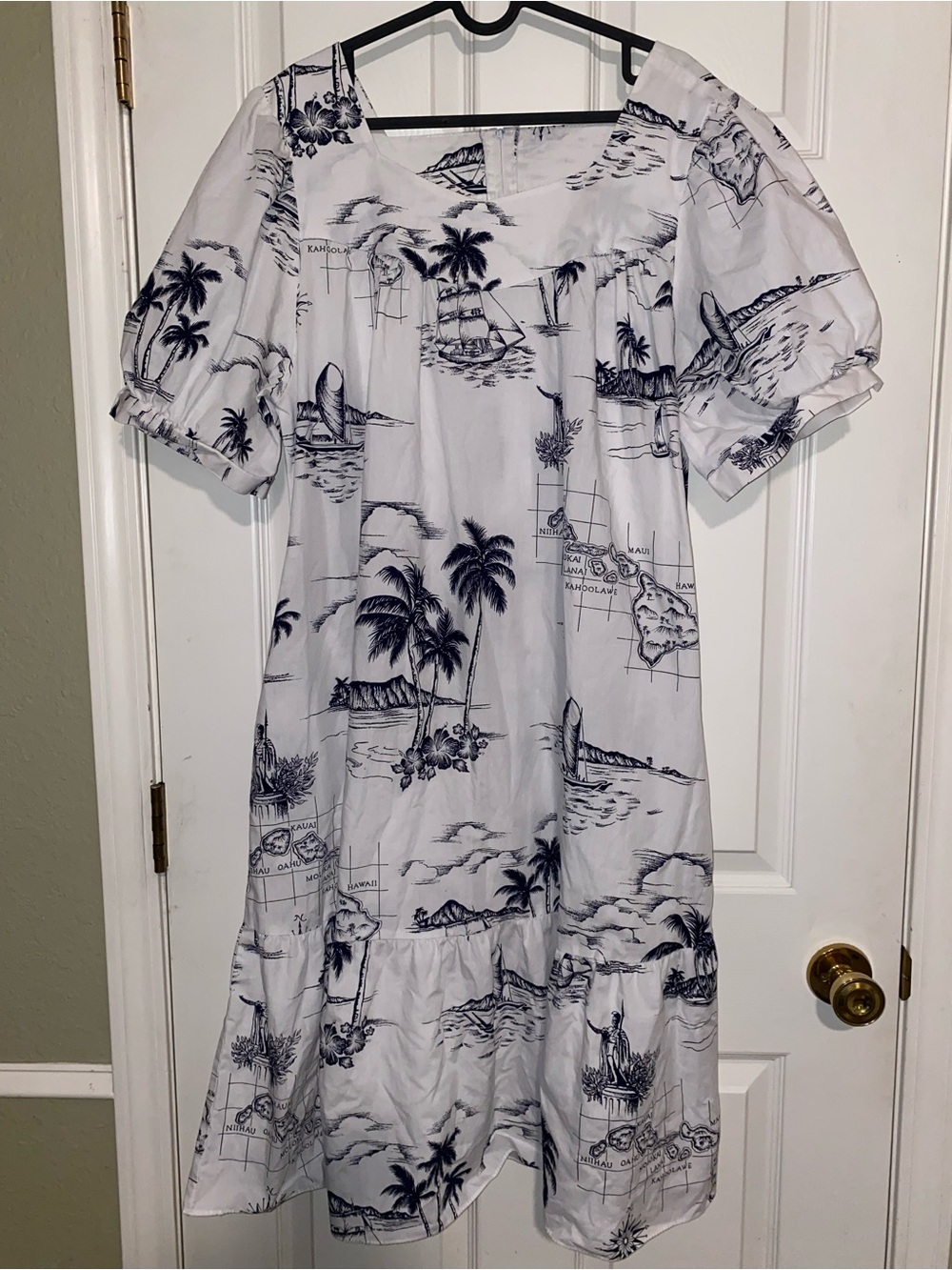 Royal Creations Hawaiian Print Navy and White Midi Muumuu‎ Style Dress